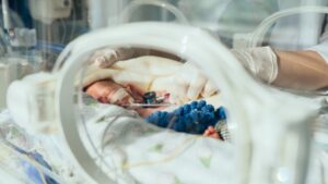 Predicting Death or Tracheostomy in Late Preterm Infants